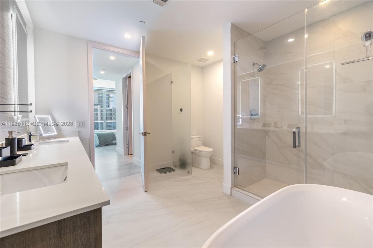 17550 Collins Ave , Unit 1202, Sunny Isles Beach, FL 33160 Photo