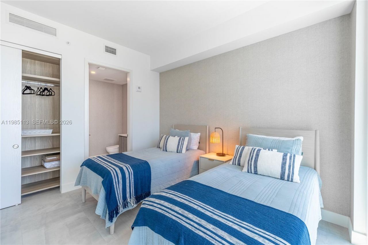 17550 Collins Ave , Unit 1202, Sunny Isles Beach, FL 33160 Photo