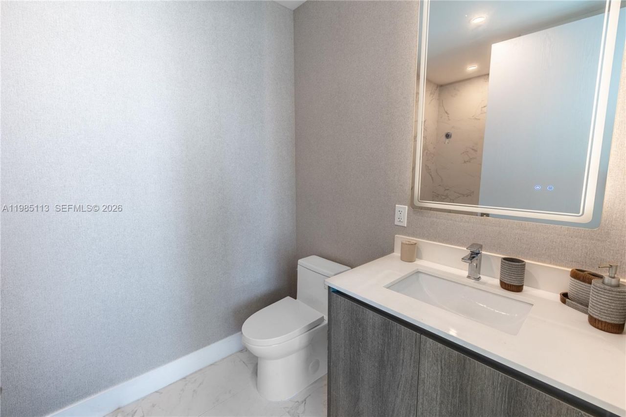 17550 Collins Ave , Unit 1202, Sunny Isles Beach, FL 33160 Photo