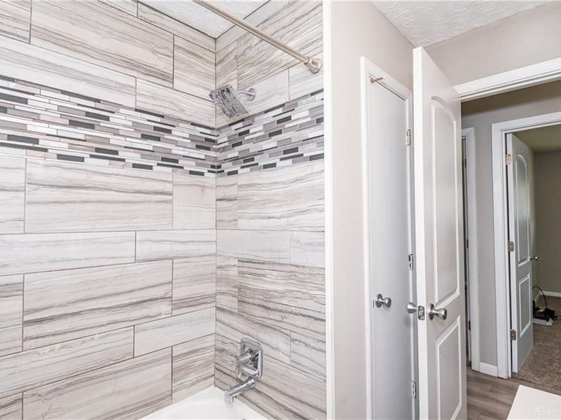 3801 Valleywood Drive, Kettering, OH 45429 Photo 24