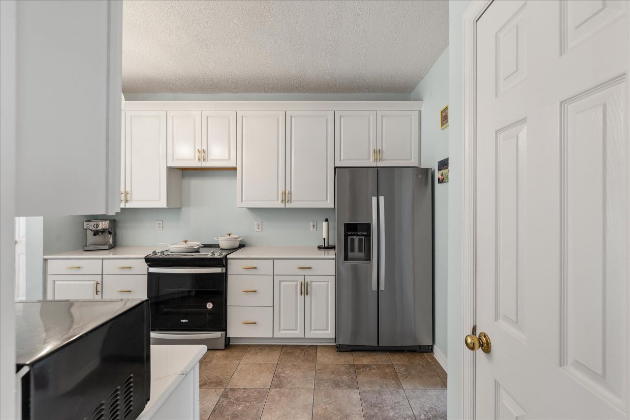 405 Manorwood Lane Photo 14