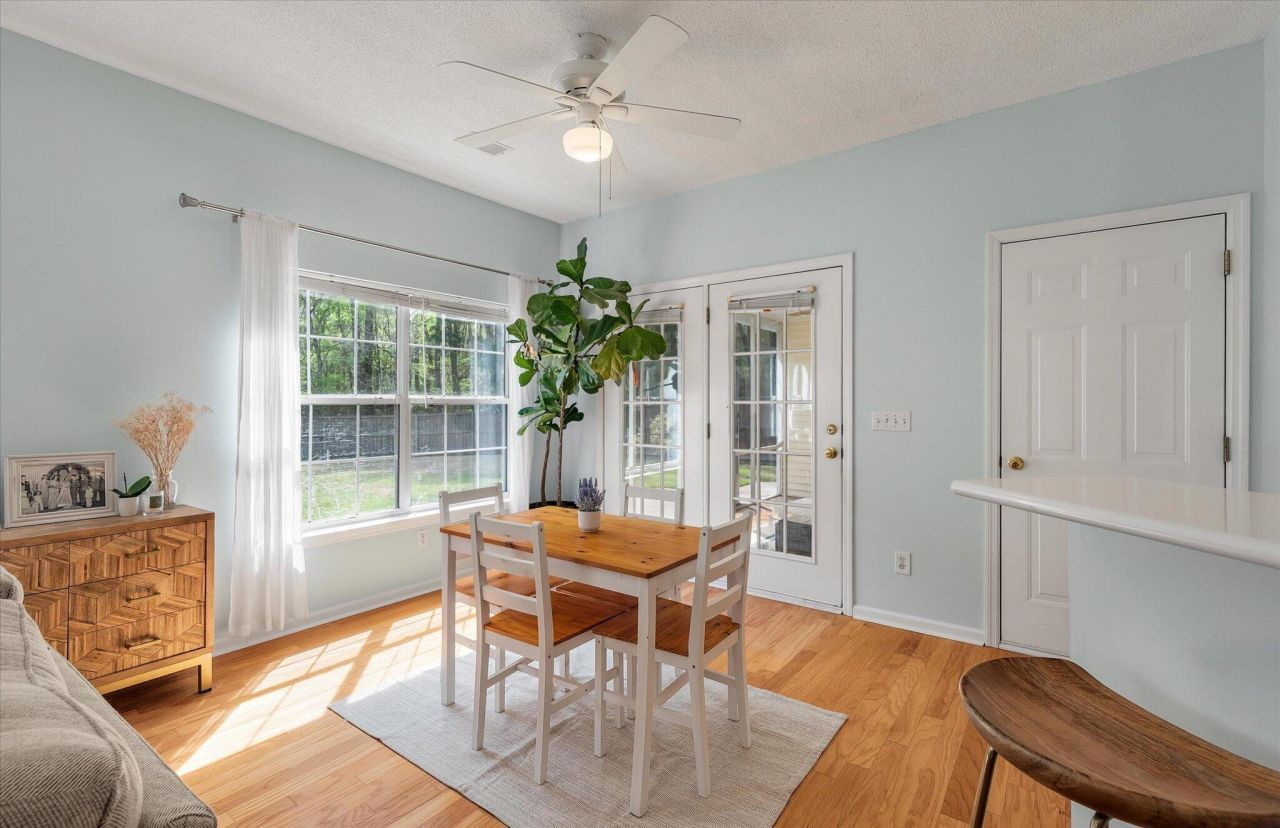 405 Manorwood Lane Photo 19