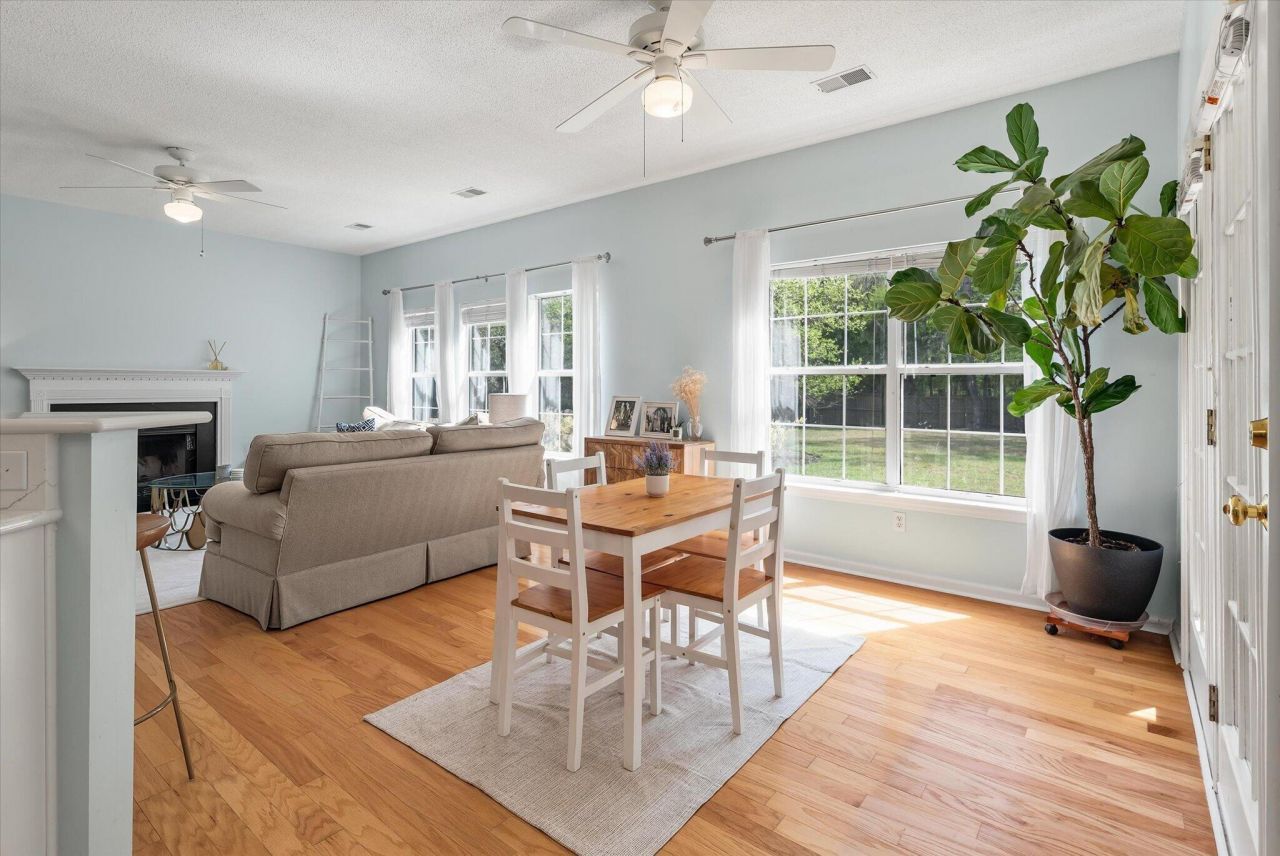 405 Manorwood Lane Photo 20