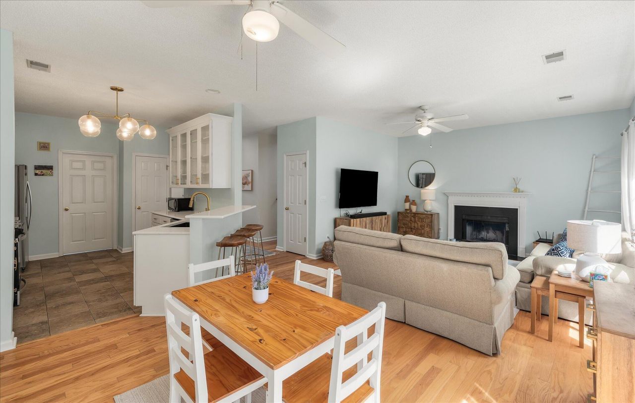 405 Manorwood Lane Photo 21