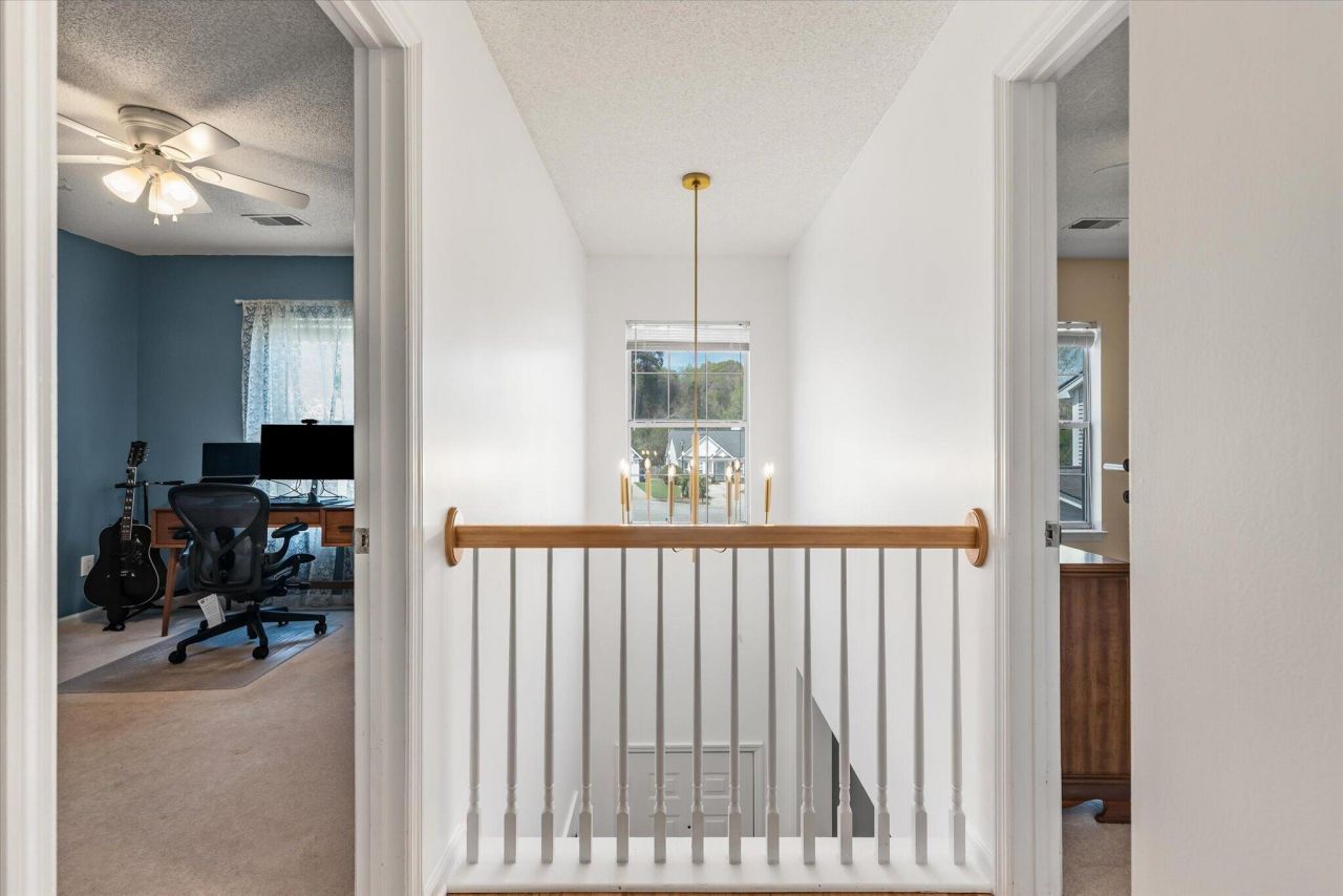 405 Manorwood Lane Photo 28