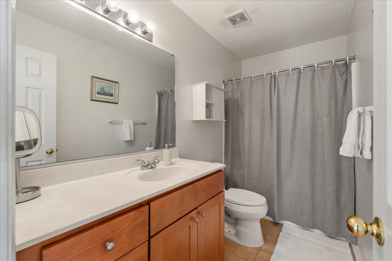 405 Manorwood Lane Photo 31