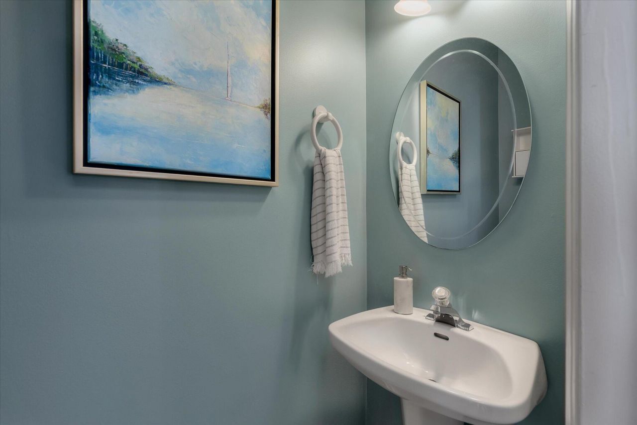 405 Manorwood Lane Photo 32