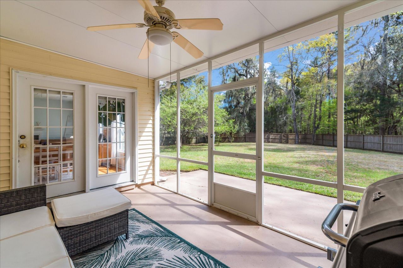 405 Manorwood Lane Photo 34