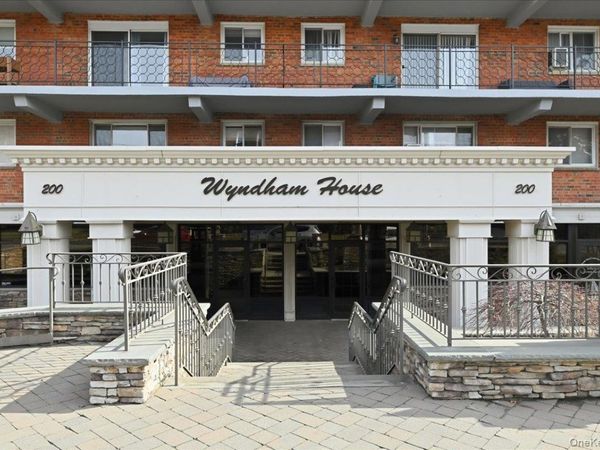 200 Atlantic Avenue , Unit Apartment , Oceanside, NY 11572