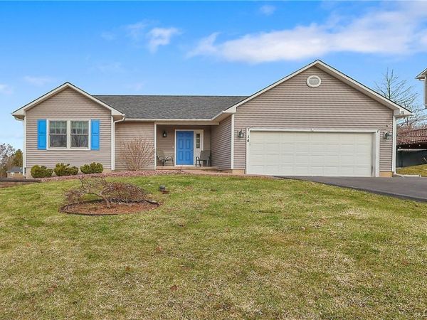 14 Laurens Way, Baldwinsville, NY 13027