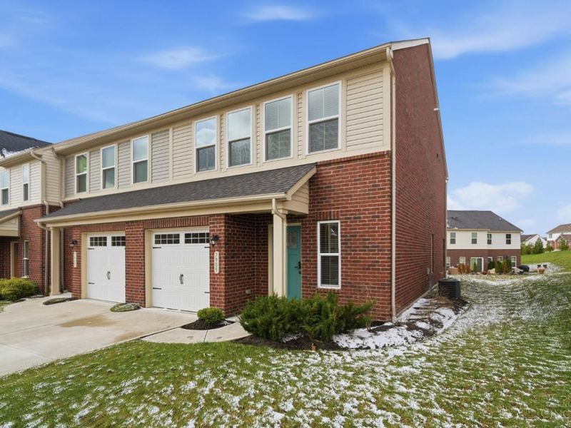 7909 Pinnacle Point Drive, West Chester, OH 45069 Photo 2