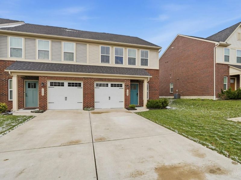 7909 Pinnacle Point Drive, West Chester, OH 45069 Photo 3