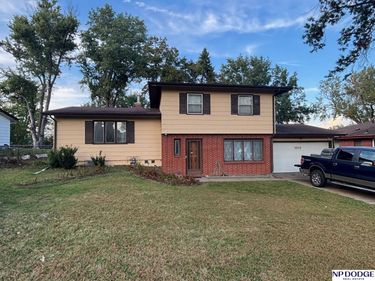 9612 Binney Street , Omaha, NE 68134