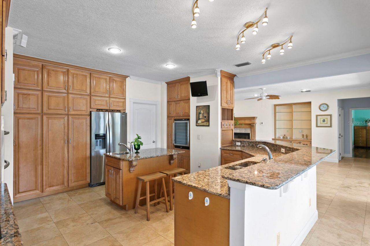 13548 Lake Magdalene Drive, Tampa, FL 33613 Photo