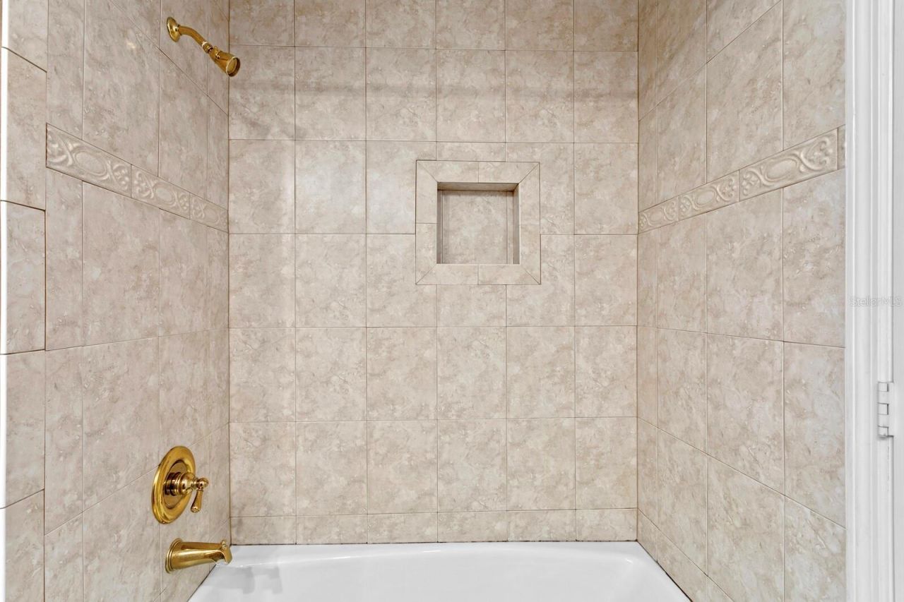 13548 Lake Magdalene Drive, Tampa, FL 33613 Photo