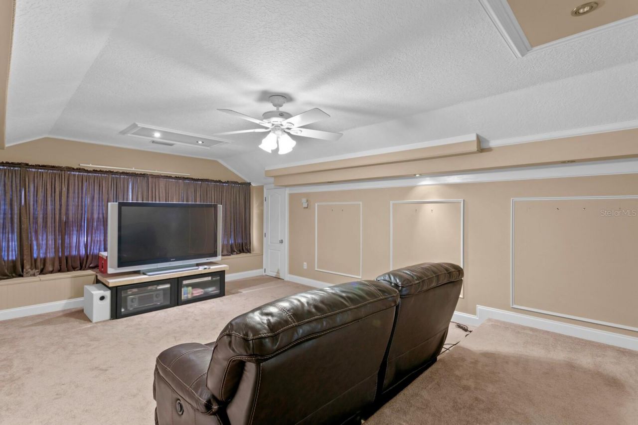 13548 Lake Magdalene Drive, Tampa, FL 33613 Photo