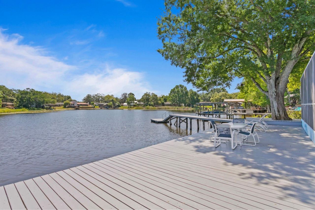 13548 Lake Magdalene Drive, Tampa, FL 33613 Photo