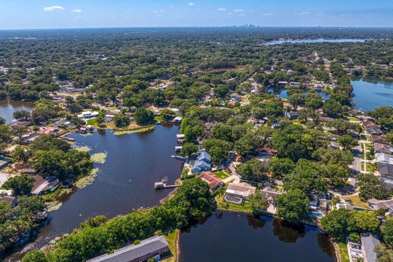 13548 Lake Magdalene Drive, Tampa, FL 33613 Photo