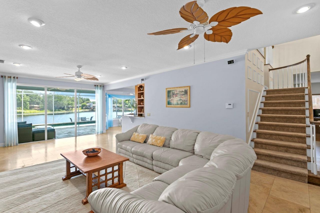 13548 Lake Magdalene Drive, Tampa, FL 33613 Photo