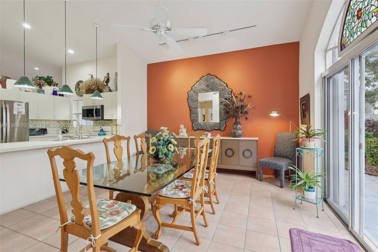 15201 S Wilshire Cir S , Pembroke Pines, FL 33027 Photo