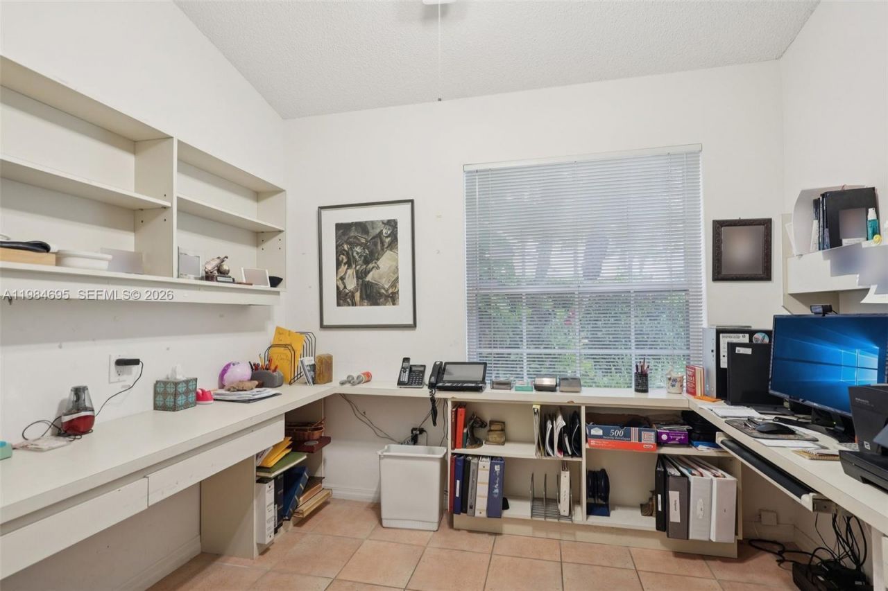 15201 S Wilshire Cir S , Pembroke Pines, FL 33027 Photo