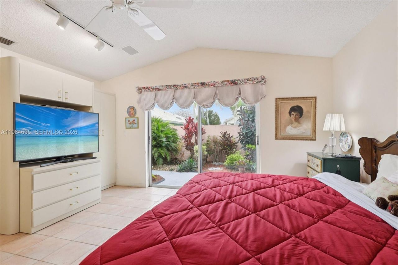 15201 S Wilshire Cir S , Pembroke Pines, FL 33027 Photo