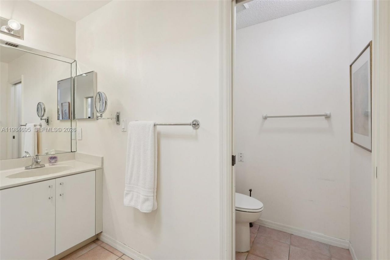 15201 S Wilshire Cir S , Pembroke Pines, FL 33027 Photo