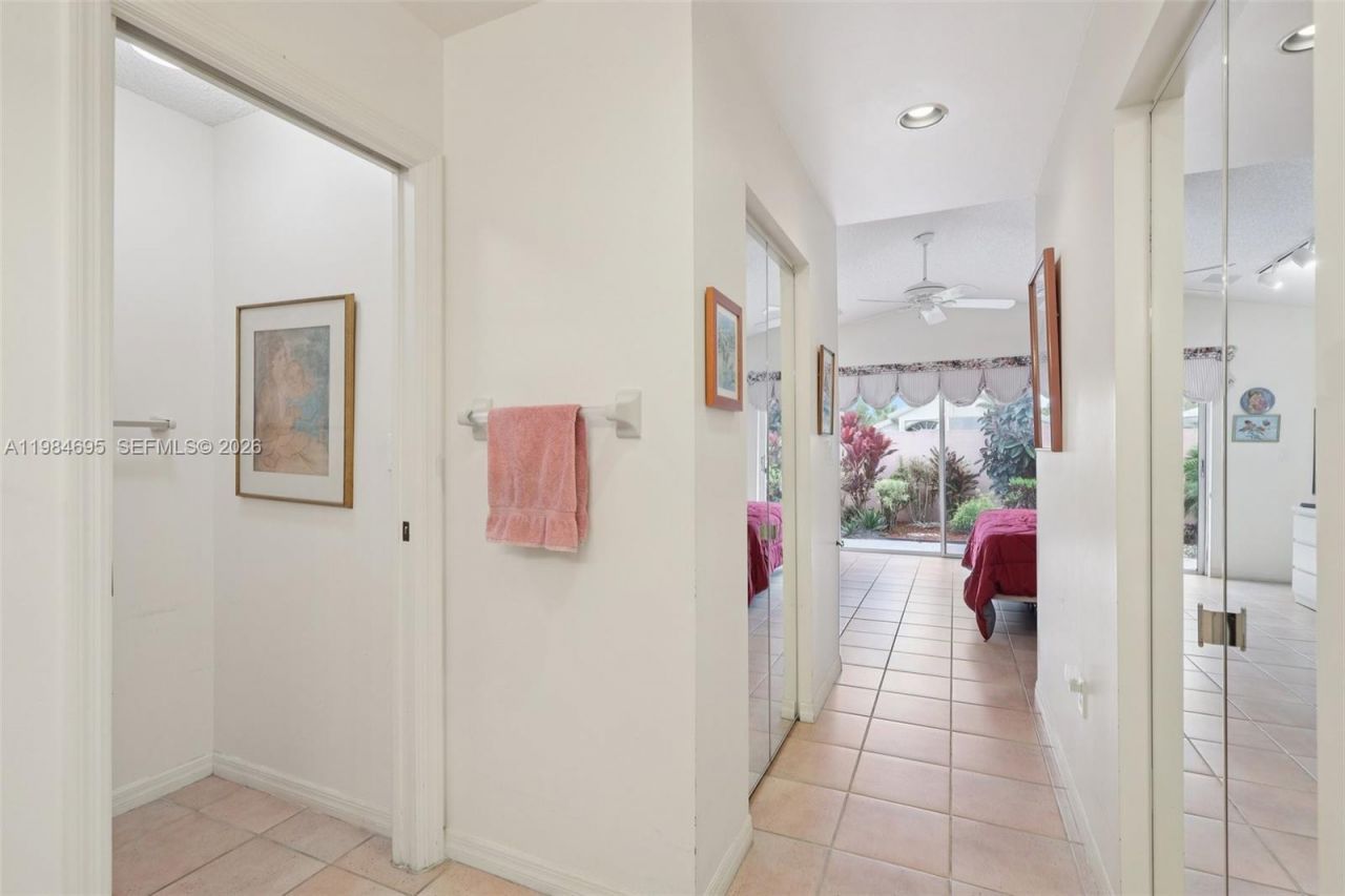 15201 S Wilshire Cir S , Pembroke Pines, FL 33027 Photo