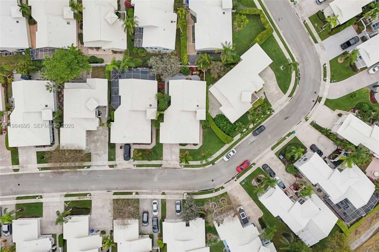 15201 S Wilshire Cir S , Pembroke Pines, FL 33027 Photo