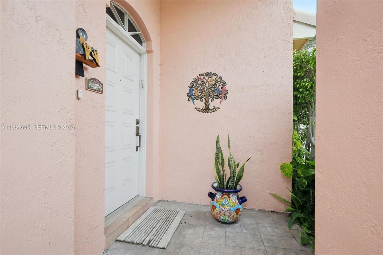 15201 S Wilshire Cir S , Pembroke Pines, FL 33027 Photo