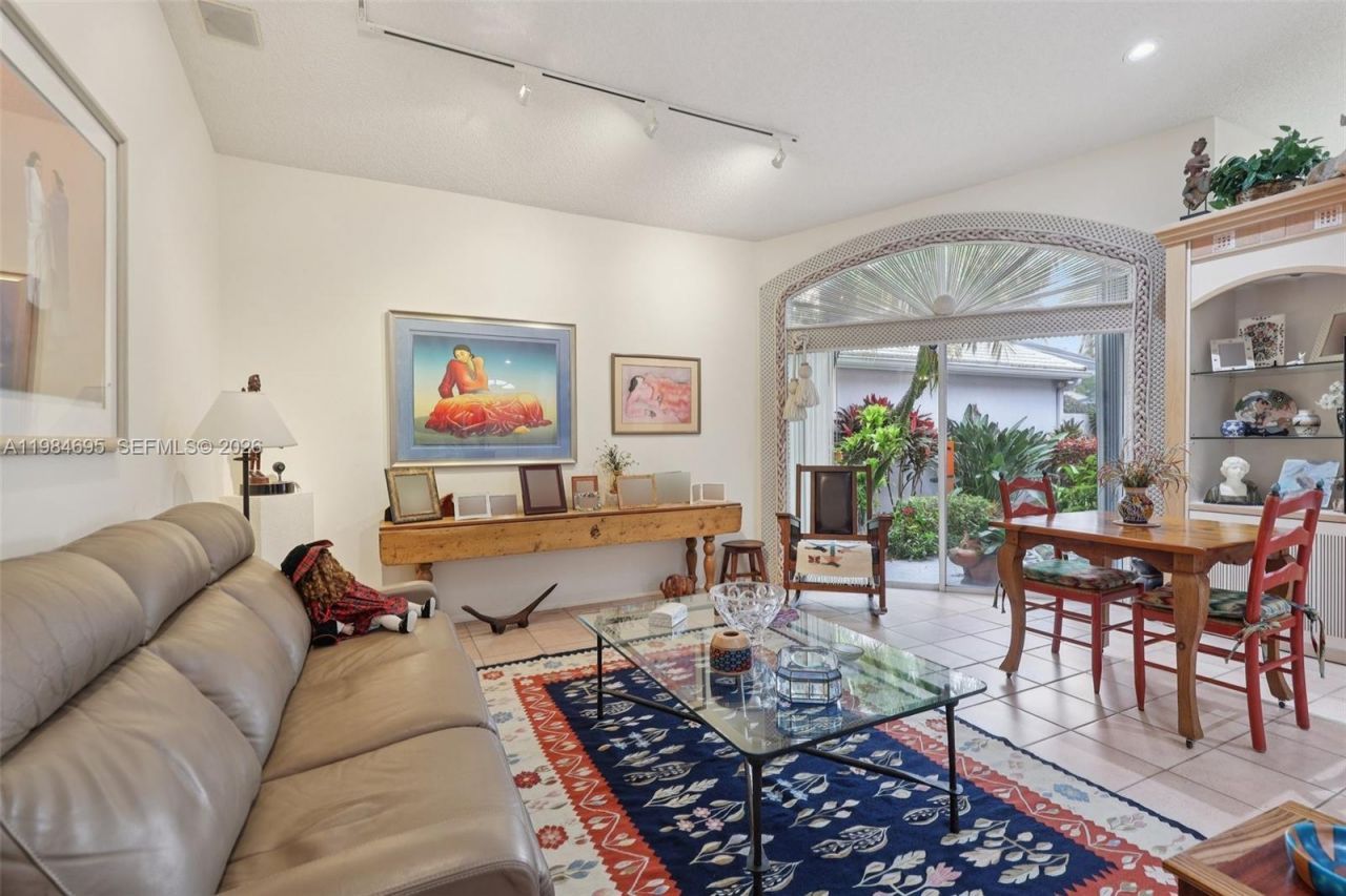 15201 S Wilshire Cir S , Pembroke Pines, FL 33027 Photo