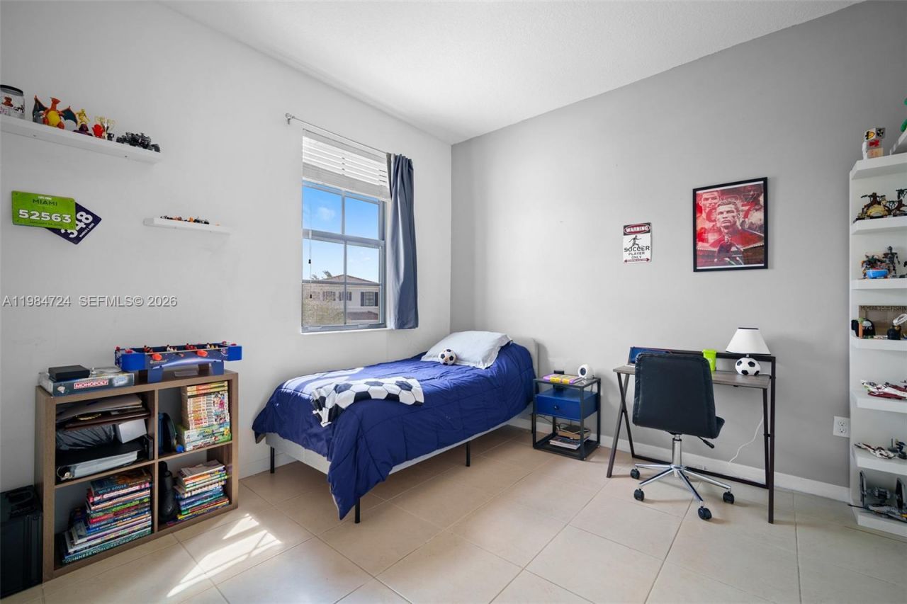 901 NE 191st St, Miami, FL 33179 Photo