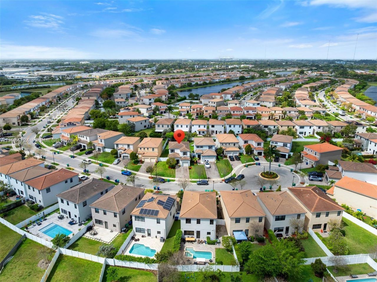 901 NE 191st St, Miami, FL 33179 Photo