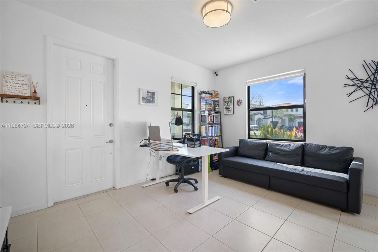 901 NE 191st St, Miami, FL 33179 Photo