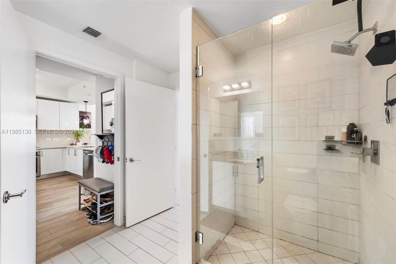 999 SW 1st Ave , Unit 2908, Miami, FL 33130 Photo