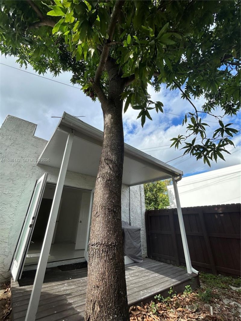 551 NW 41st St , Unit 4, Miami, FL 33127 Photo