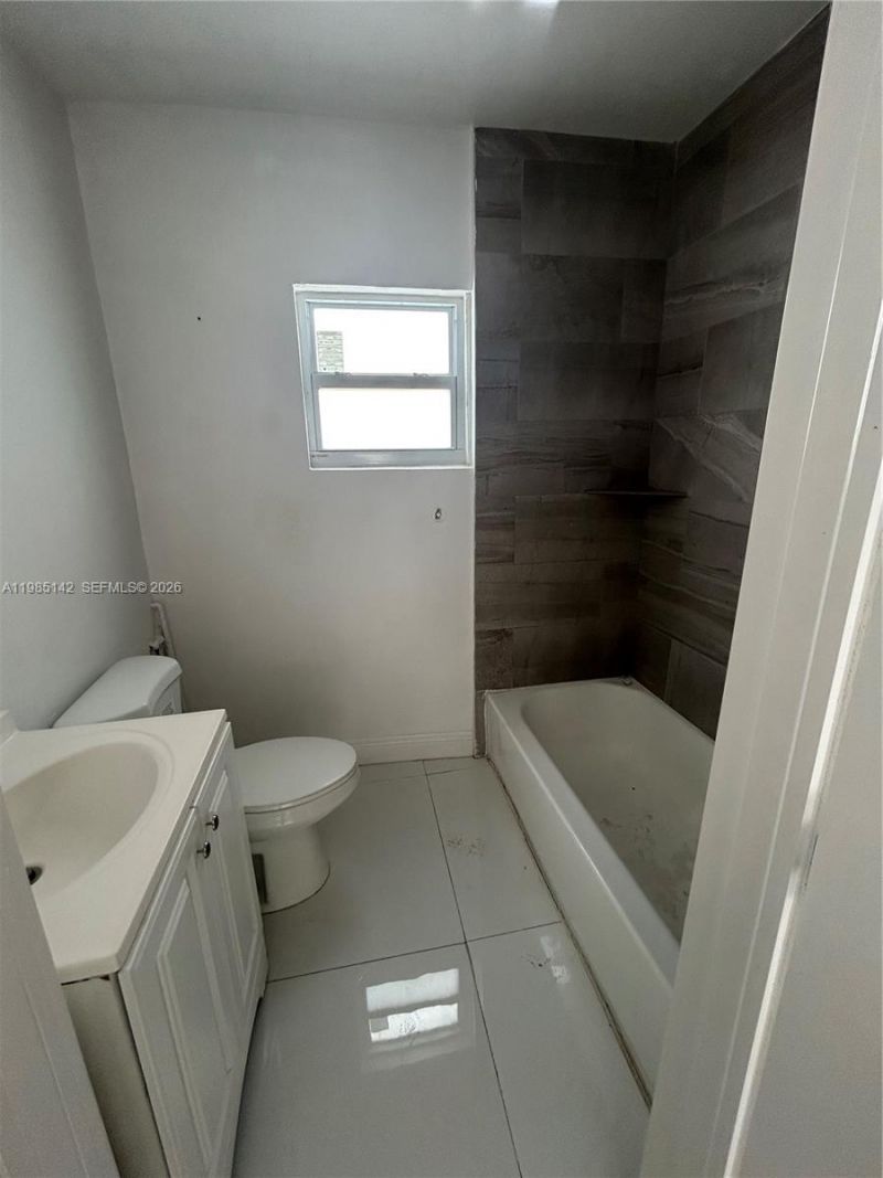 551 NW 41st St , Unit 4, Miami, FL 33127 Photo