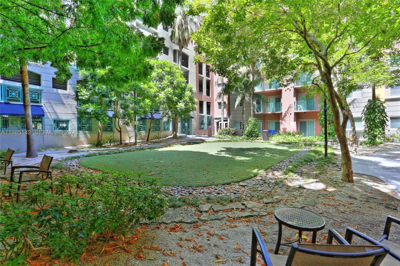 6001 SW 70 Street, Unit 208, South Miami, FL 33143 Photo