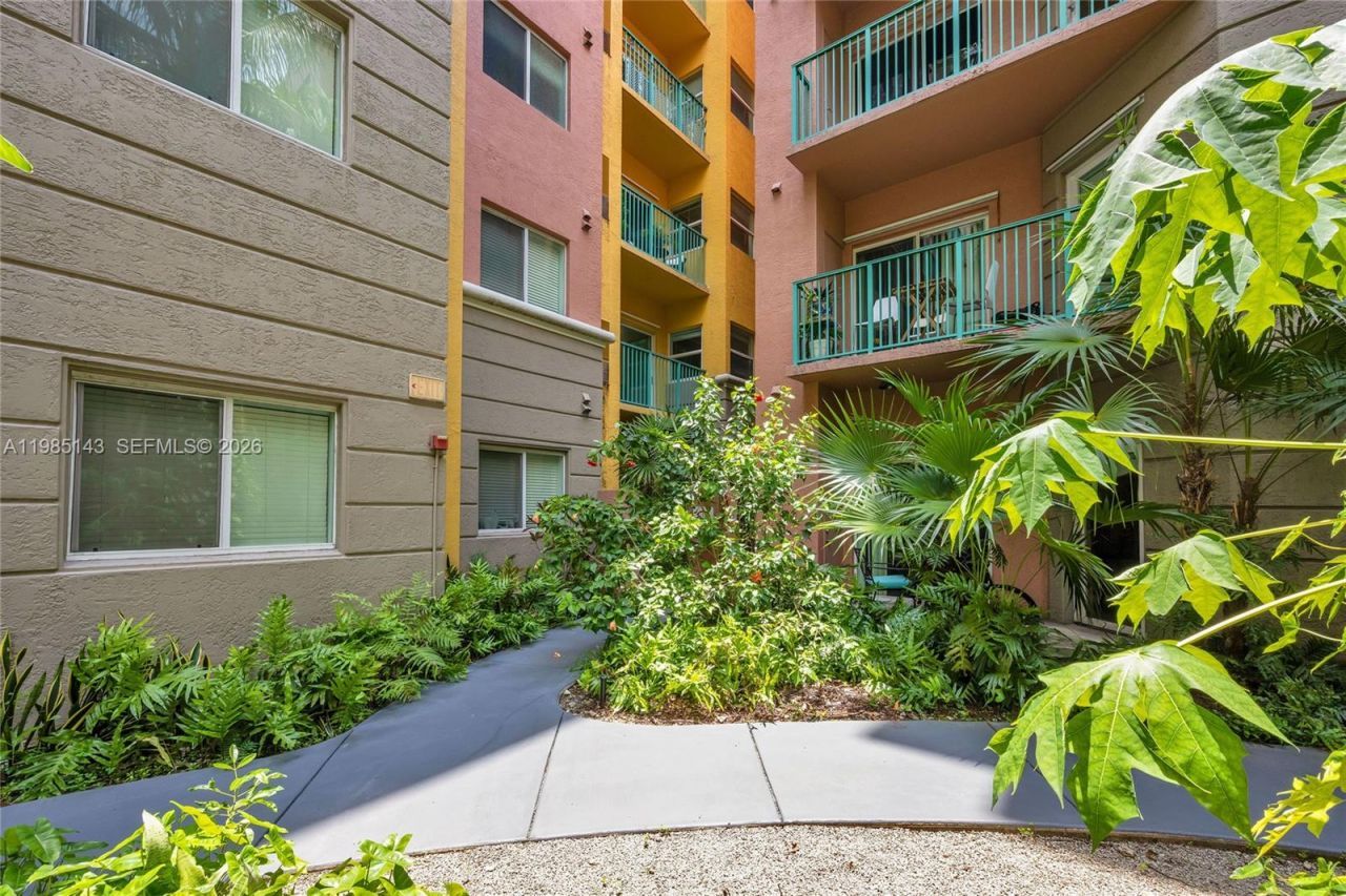 6001 SW 70 Street, Unit 208, South Miami, FL 33143 Photo