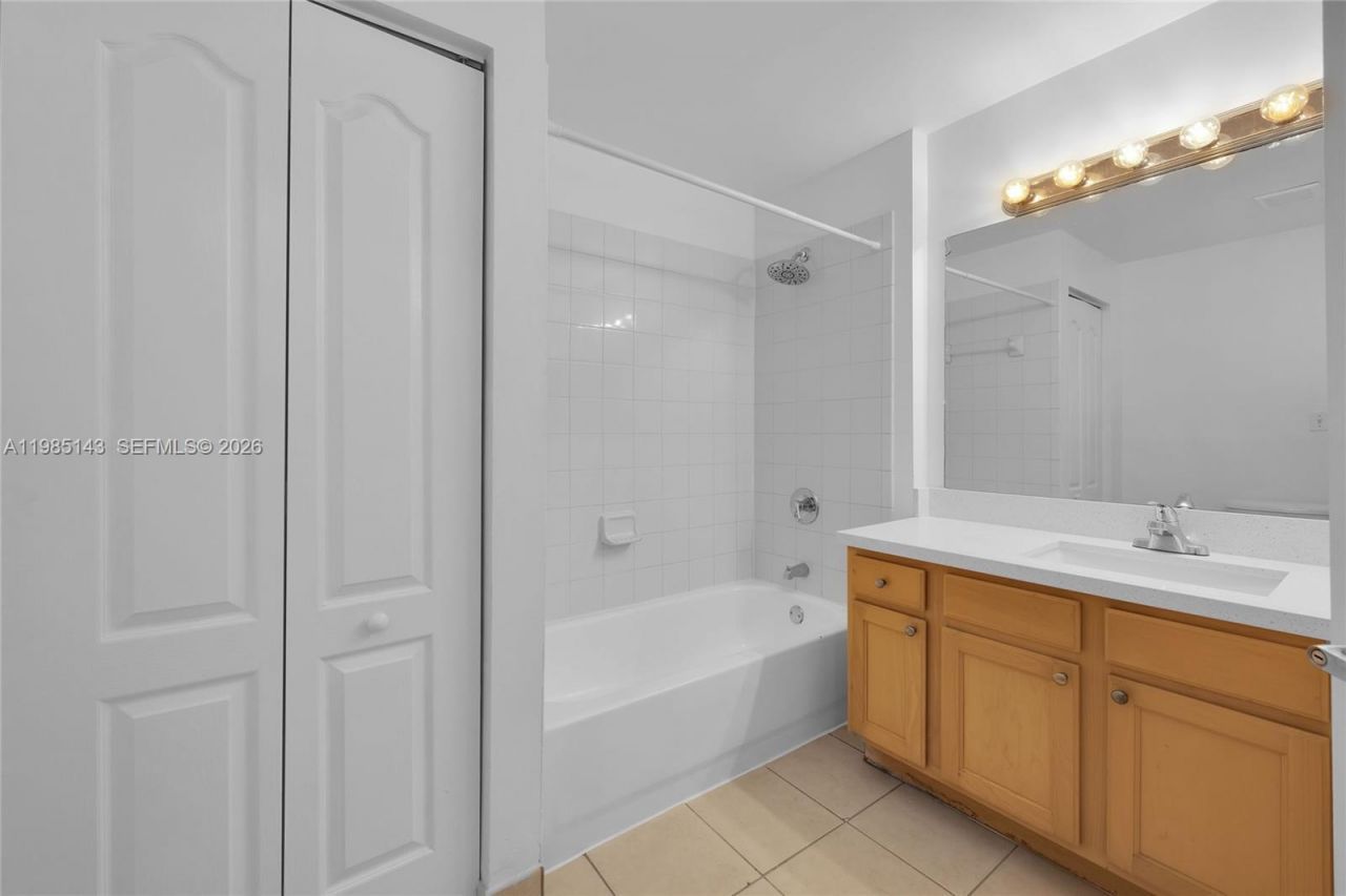 6001 SW 70 Street, Unit 208, South Miami, FL 33143 Photo