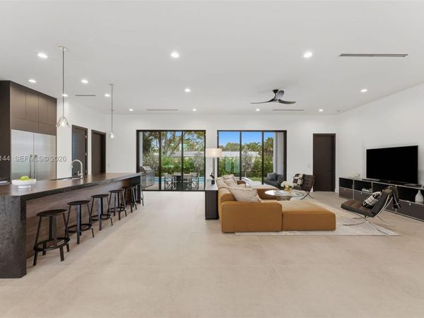 301 NE 27th Dr, Wilton Manors, FL 33334