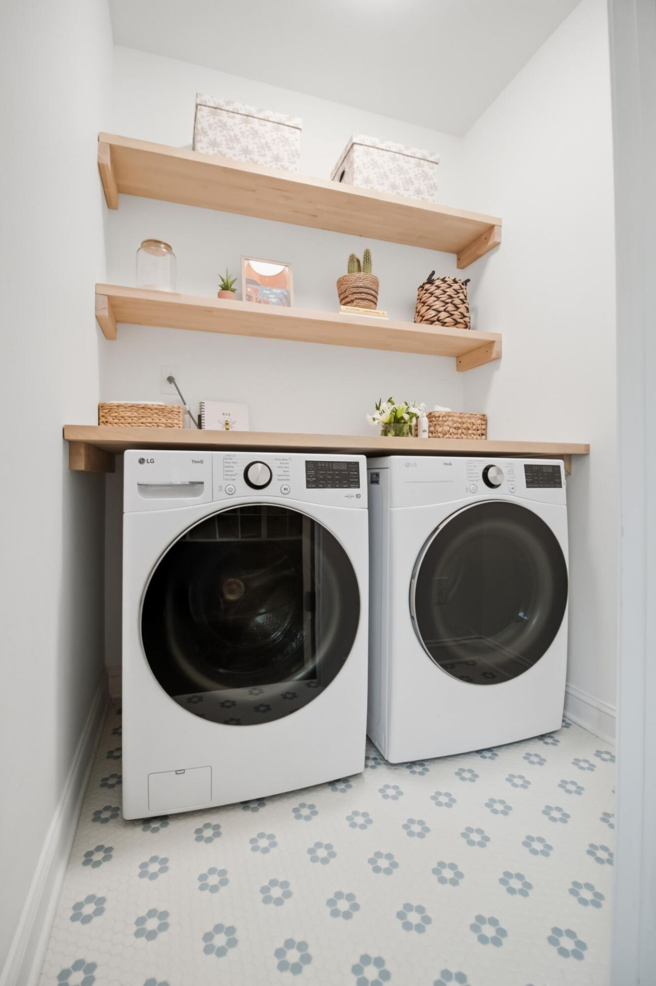 1299 Segar Street Photo 13