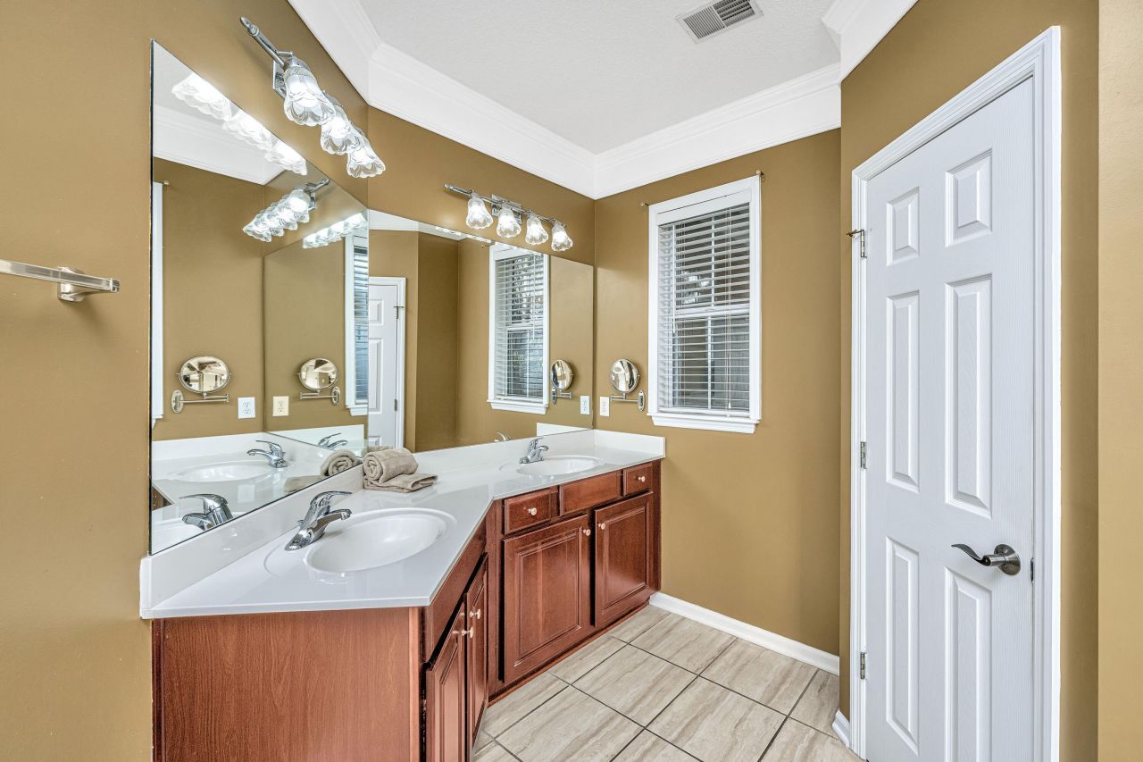 52 Regency Oaks Drive Photo 13