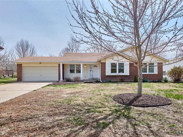 222 Park Charles Boulevard, St Peters, MO 63376