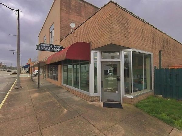 215 S Grand Avenue , Houston, MO 65483