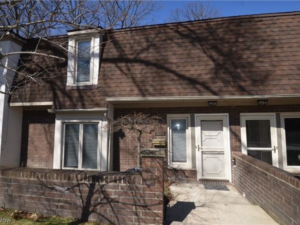 6933 W Fitzwater Road , Brecksville, OH 44141