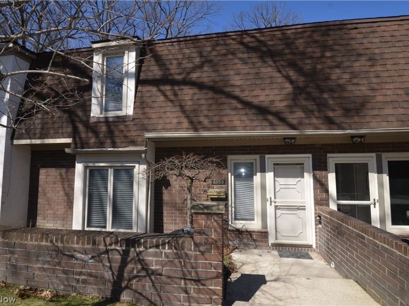 6933 W Fitzwater Road, Brecksville, OH 44141 Photo 1