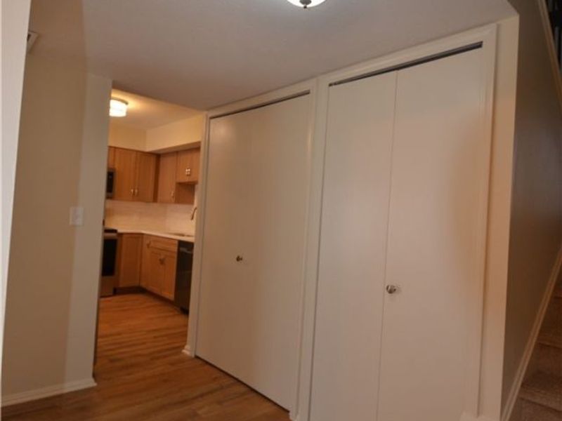 6933 W Fitzwater Road, Brecksville, OH 44141 Photo 2