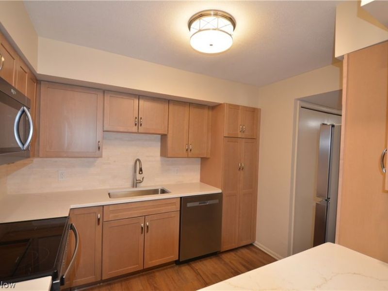 6933 W Fitzwater Road, Brecksville, OH 44141 Photo 7