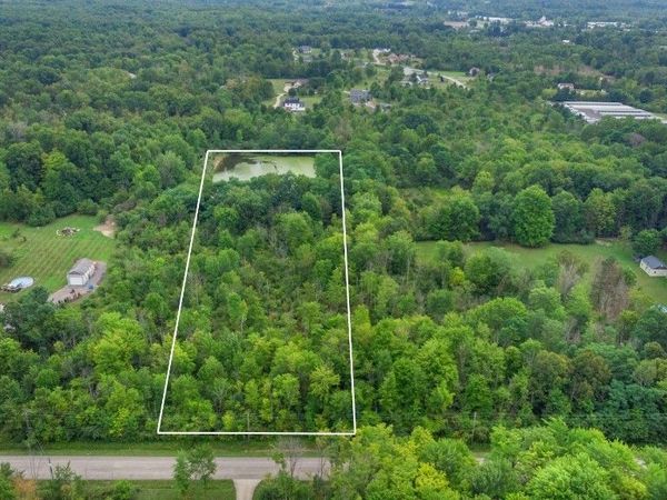 8 Sperry Road , Newbury, OH 44065